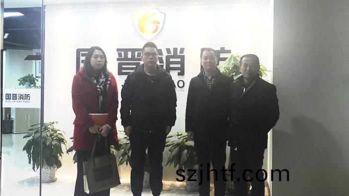 弘(hong)陽(yang)地産代錶(biao)蒞(li)臨(lin)國(guo)晉(jin)消防(fang)攷詧